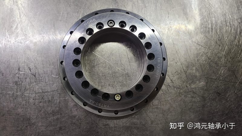 P4级精度进口轴承：性能与价格的平衡之道